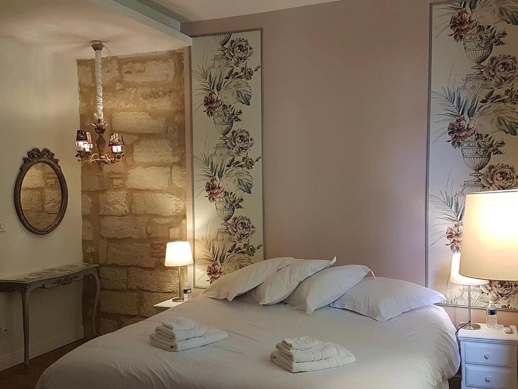 La Maison Des Marronniers Bed & Breakfast Uzes Room photo